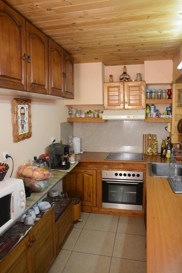Guest House Raiski Kаt Mezek Bagian luar foto