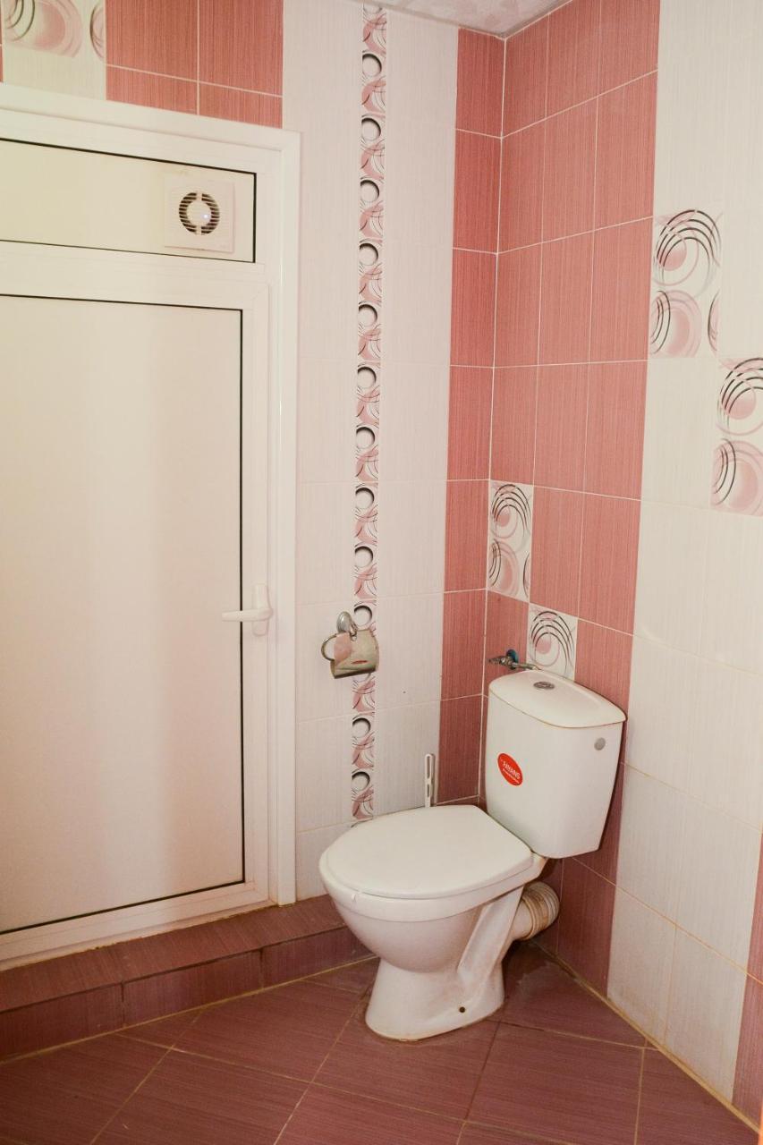 Guest House Raiski Kаt Mezek Bagian luar foto