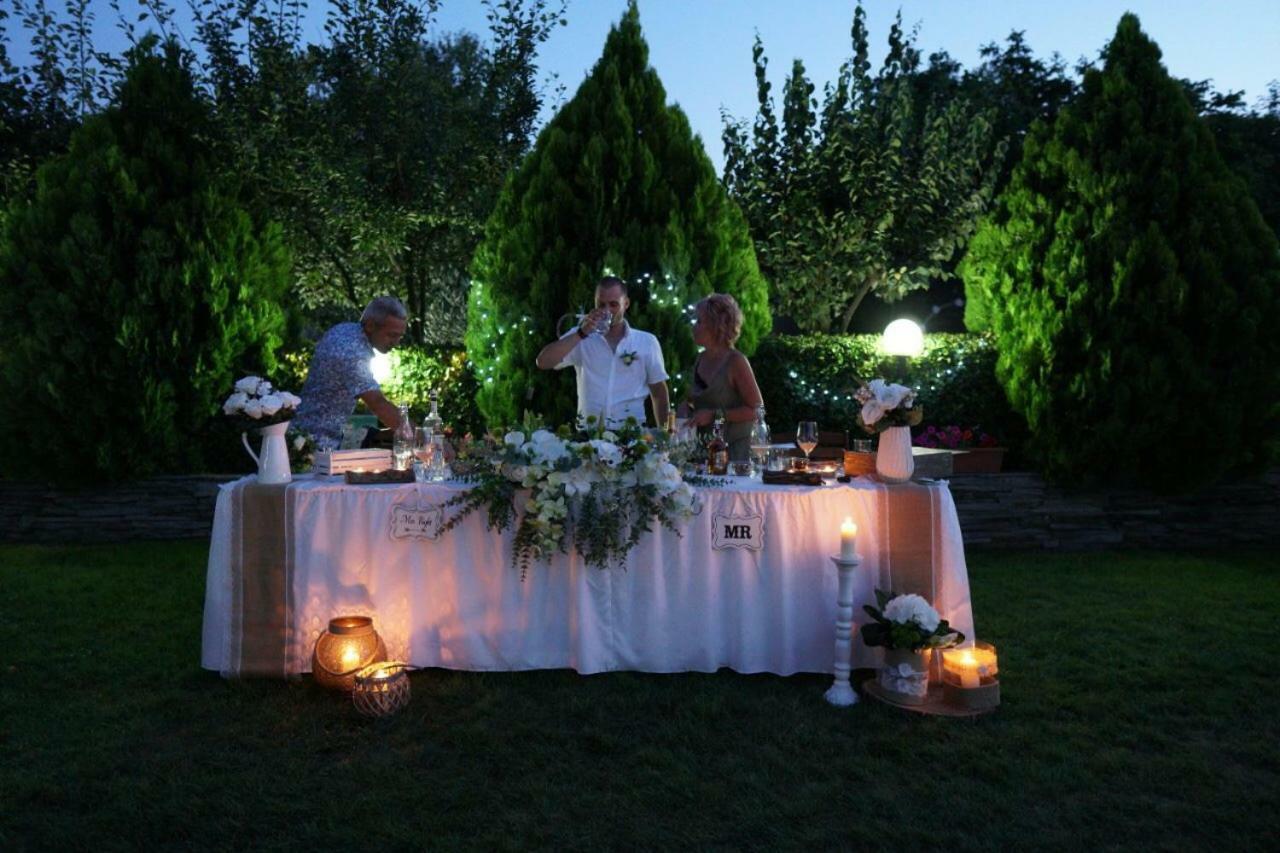 Guest House Raiski Kаt Mezek Bagian luar foto